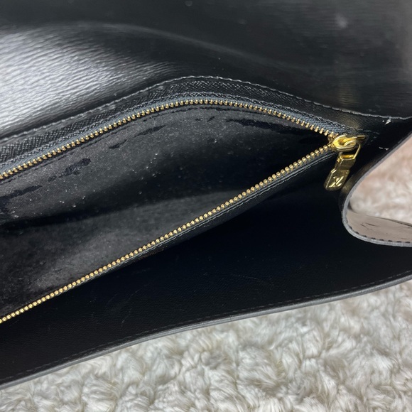 Authentic Louis Vuitton Black Leather Epi Art Deco Clutch - Picture 4 of 9